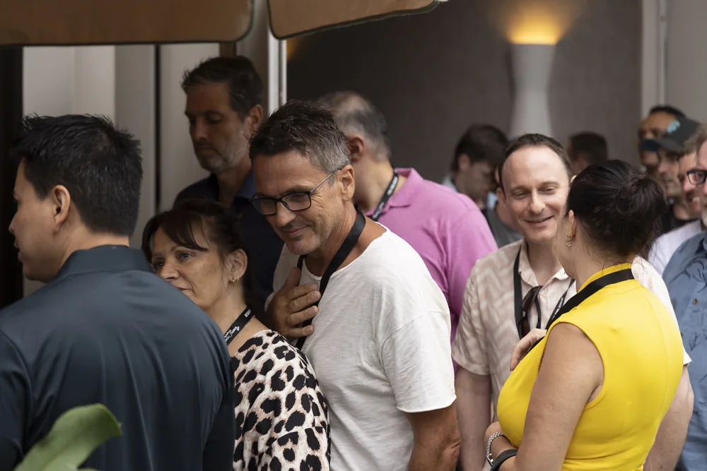 Members talking between sessions at FFD LIVE